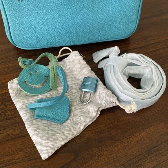 Turquoise Mini 20 Pebble Leather Lock Key Belted Satchel Bag Crossbody S14/B1 - Picture 5 of 13